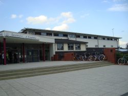 Dreifeldhalle, Kegelbahn, Sportbistro